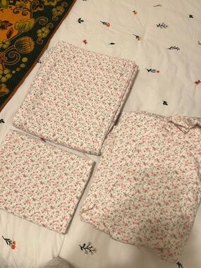 Laura Ashley Queen Pink Floral Sheet Set